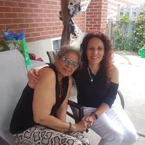 Meet your Posher, Laura